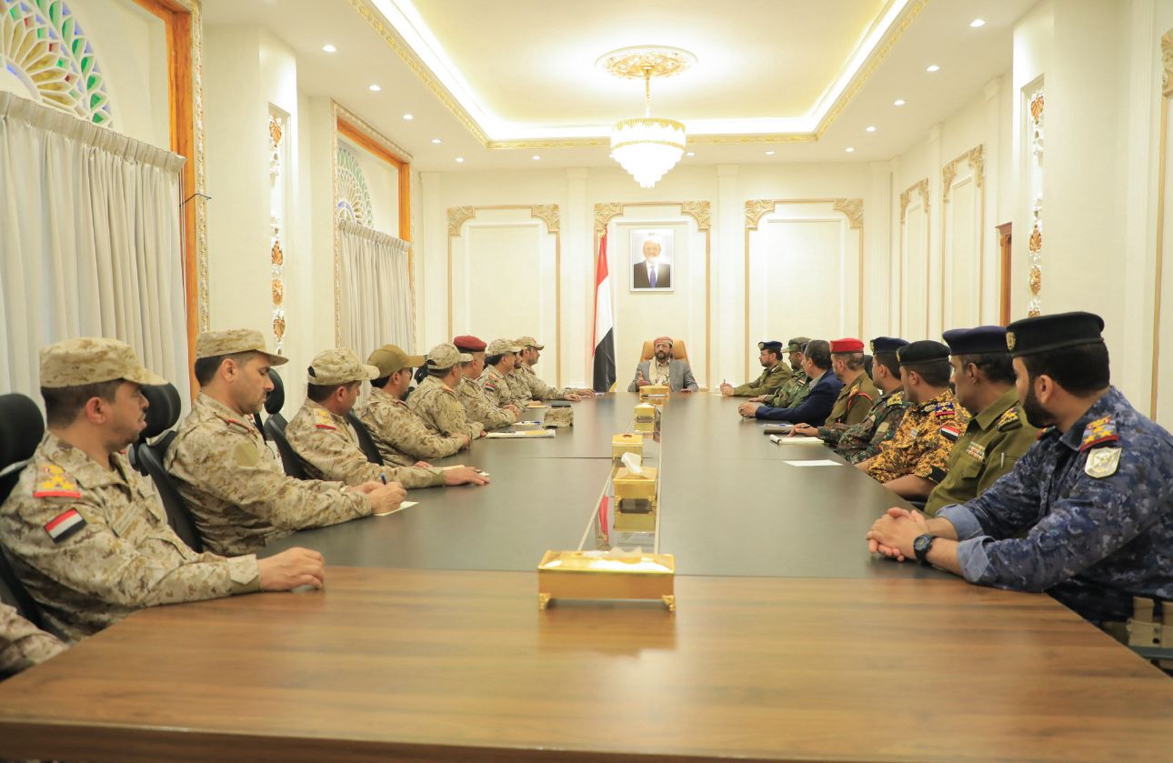 اللجنة الأمنية والعسكرية بمأرب تؤكد دعم قرارات القيادة الرئاسية وتعلن رفع الجاهزية القصوى