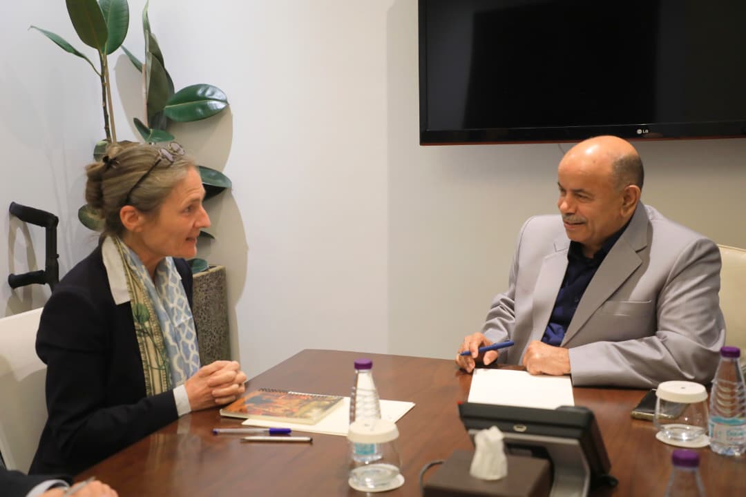 الخنبشي يبحث مع سفيرة هولندا تعزيز التدخلات التنموية في حضرموت ودعم الاستقرار
