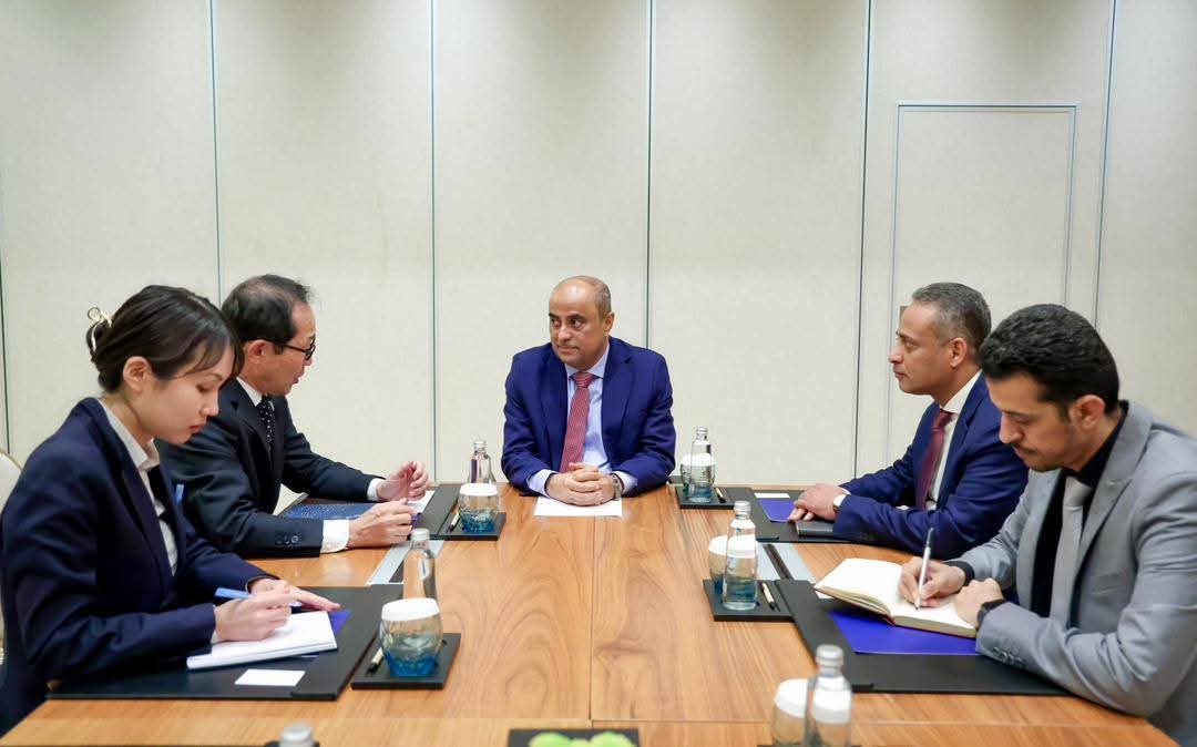 بن بريك يبحث مع السفير الياباني دعم الاستقرار والتنمية في المحافظات الشرقية