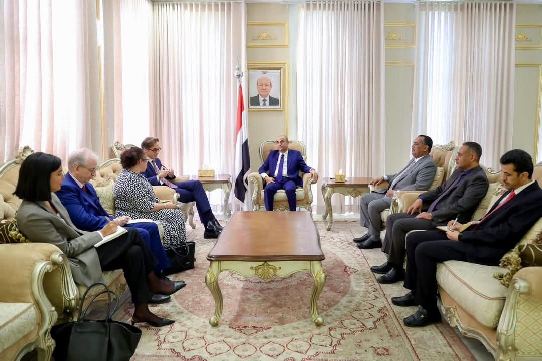 رئيس الوزراء يبحث مع مسؤولين ألمان تعزيز الشراكة ودعم مسار الاستقرار والتعافي في اليمن