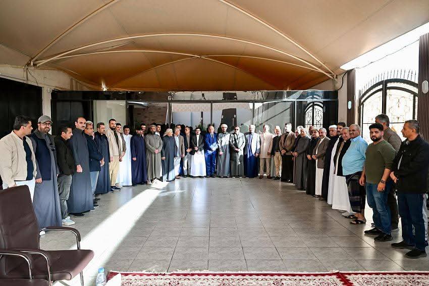 عبدالله العليمي يستقبل قيادات جنوبية في منزلة بالرياض