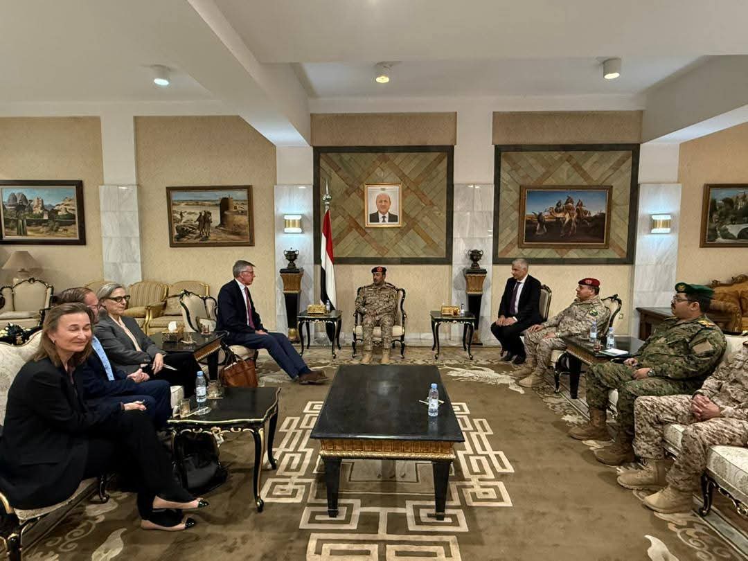 رئيس هيئة الأركان يبحث مع المستشار العسكري الأممي مستجدات الوضع العسكري والأمني في اليمن