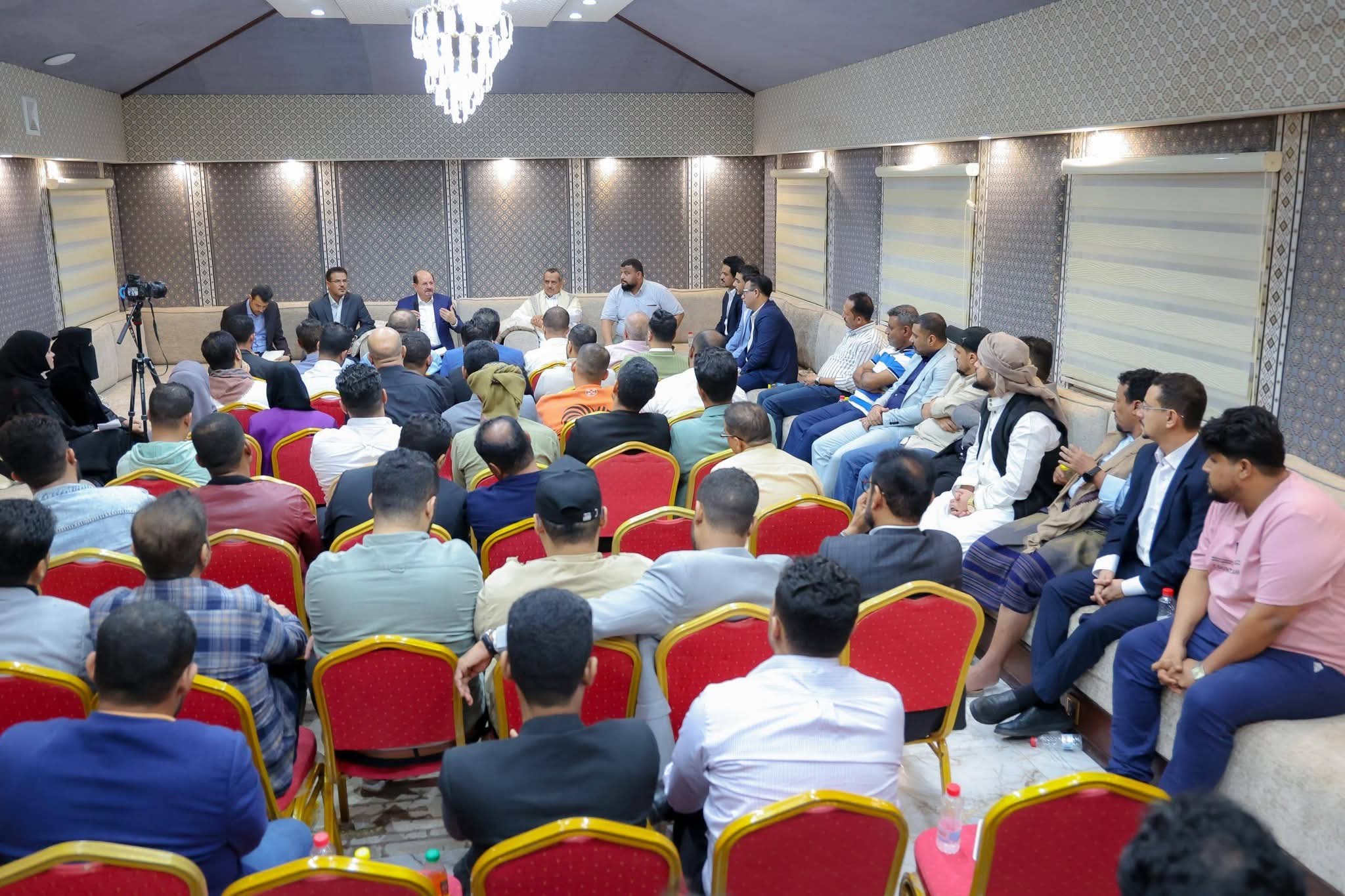 الزنداني يؤكد في أمسية رمضانية بعدن: شراكة راسخة بين الحكومة والإعلام ومعركة الوعي أساس بناء الدولة