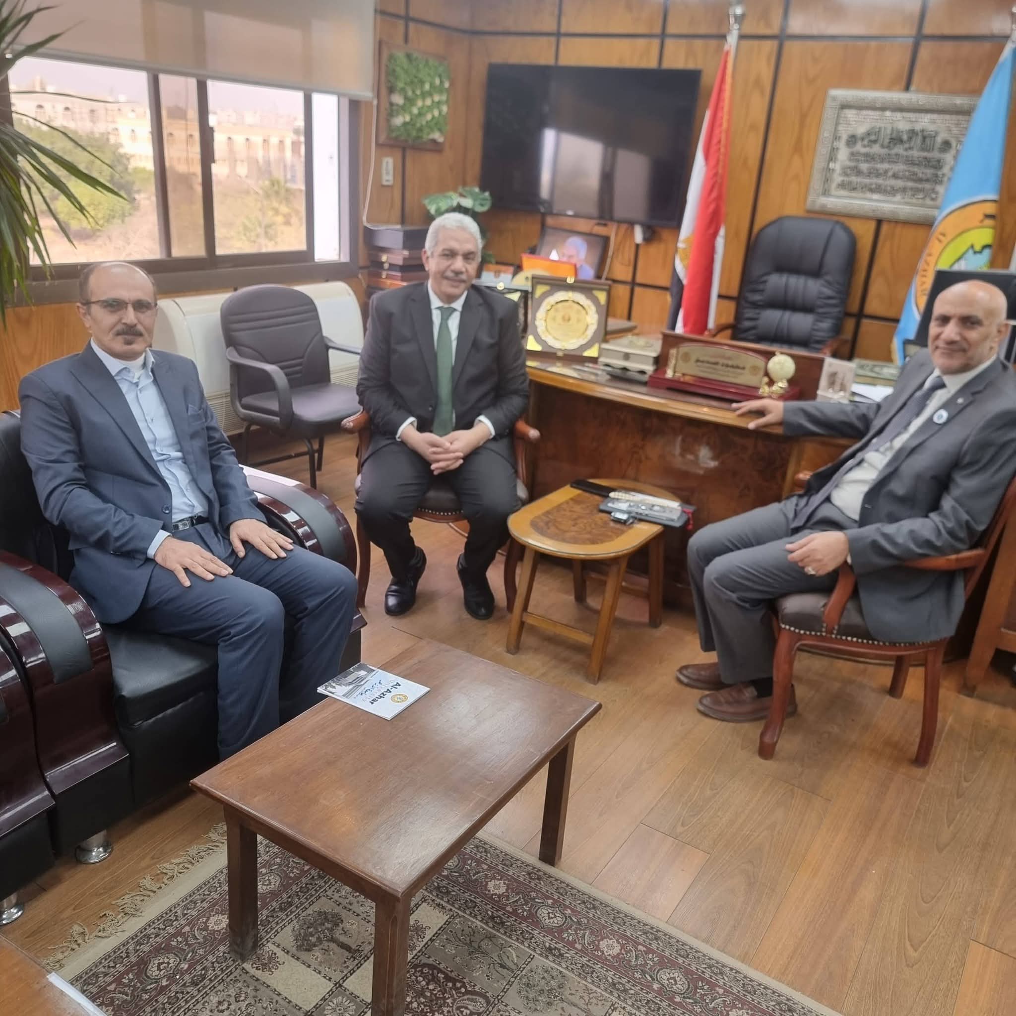 رئيس جامعة إقليم سبأ يزور جامعة الأزهر لبحث تعزيز التعاون العلمي