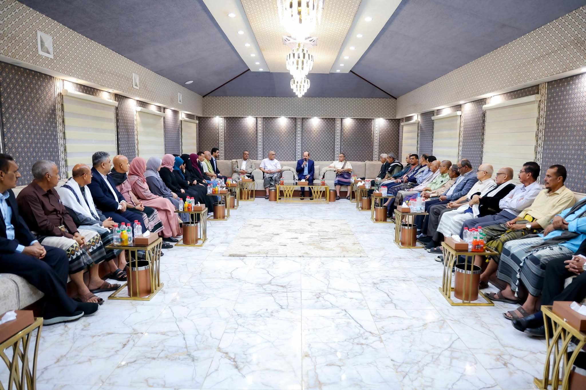 شائع محسن الزنداني يناقش في عدن تحديات التعليم مع الأكاديميين