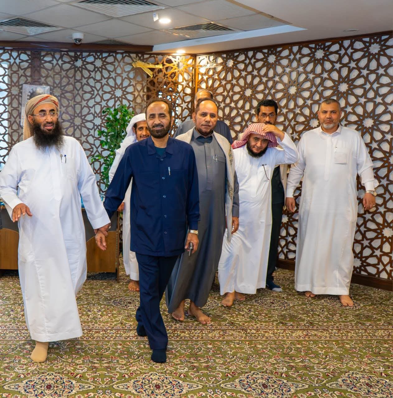 وزير الأوقاف يتفقد جاهزية إسكان حجاج اليمن في مكة المكرمة استعدادًا لموسم حج 1447هـ