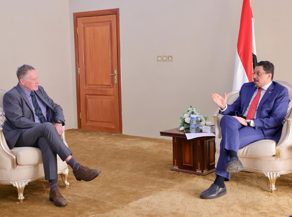 وزير الخارجية مخاطبا رئيس بعثة دعم اتفاق الحديدة: ينبغي اتخاذ مواقف واضحة تجاه جرائم الحوثي 